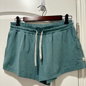 VUORI
Halo Performance Shorts - Iron Heather